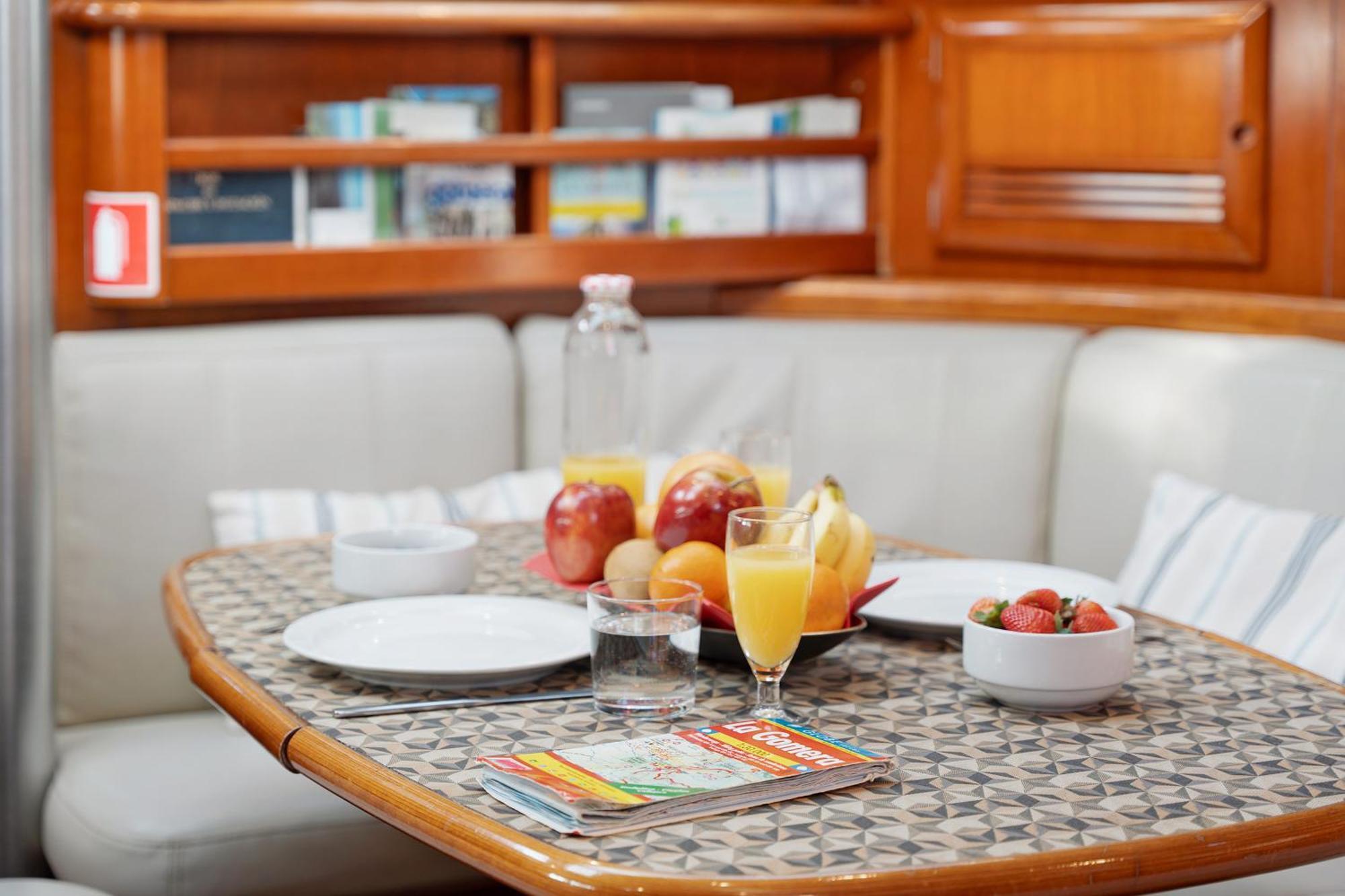 Hotel Pato Lucas Sail Boat San Sebastián de la Gomera Exterior foto